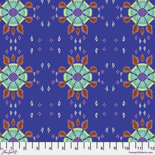 Load image into Gallery viewer, Folk Heart Quilt Pattern