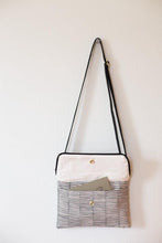 Load image into Gallery viewer, Traverse Bag Paper Pattern by Noodlehead