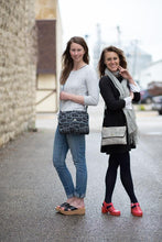 Load image into Gallery viewer, Traverse Bag Paper Pattern by Noodlehead