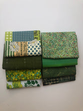 Load image into Gallery viewer, Warm Green Fat Quarter Precut Bundle
